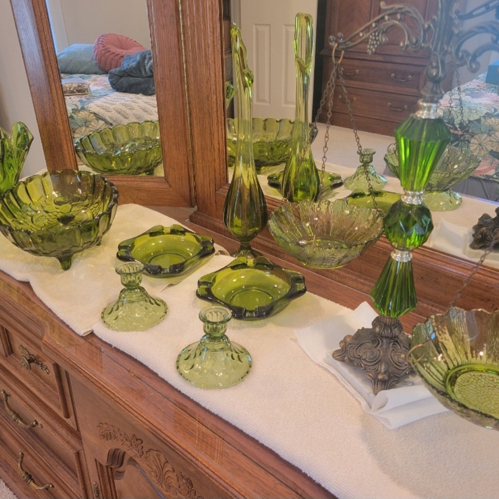 VINTAGE DEEP JADE/GREEN GLASS SET